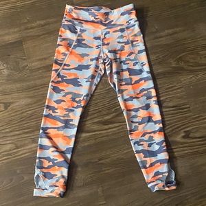 Old Navy Elevate Camo Crop Leggings